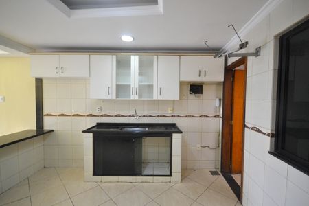 Casa para alugar com 225m², 2 quartos e 3 vagas Casa para alugar com 225m², 2 quartos e 3 vagasCozinha