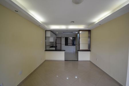 Casa para alugar com 225m², 2 quartos e 3 vagas Casa para alugar com 225m², 2 quartos e 3 vagasSala