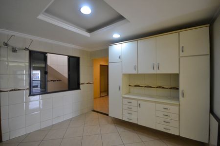 Casa para alugar com 225m², 2 quartos e 3 vagas Casa para alugar com 225m², 2 quartos e 3 vagasCozinha