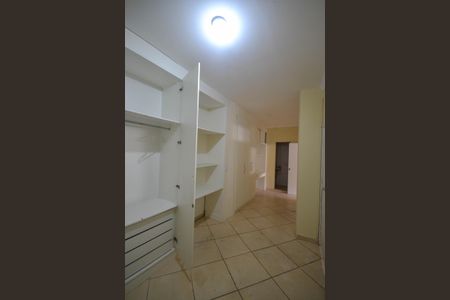 Casa para alugar com 225m², 2 quartos e 3 vagas Casa para alugar com 225m², 2 quartos e 3 vagasQuarto de Serviço