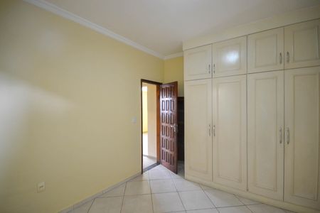 Casa para alugar com 225m², 2 quartos e 3 vagas Casa para alugar com 225m², 2 quartos e 3 vagasSuíte