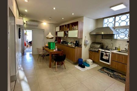 Apartamento à venda com 200m², 3 quartos e 1 vaga Apartamento à venda com 200m², 3 quartos e 1 vagaCozinha