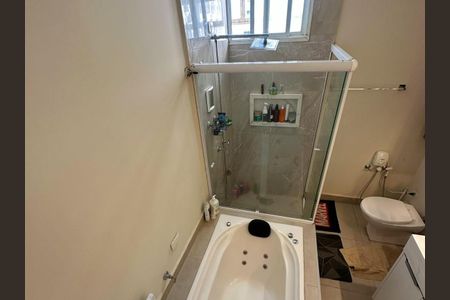 Apartamento à venda com 200m², 3 quartos e 1 vaga Apartamento à venda com 200m², 3 quartos e 1 vagaBanheiro Social