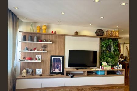 Apartamento à venda com 200m², 3 quartos e 1 vaga Apartamento à venda com 200m², 3 quartos e 1 vagaSala