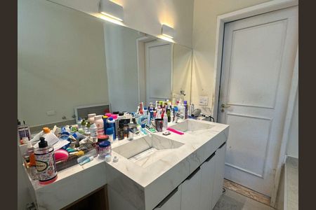 Apartamento à venda com 200m², 3 quartos e 1 vaga Apartamento à venda com 200m², 3 quartos e 1 vagaBanheiro Social