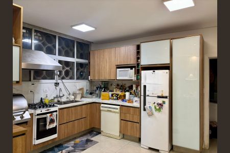 Apartamento à venda com 200m², 3 quartos e 1 vaga Apartamento à venda com 200m², 3 quartos e 1 vagaCozinha
