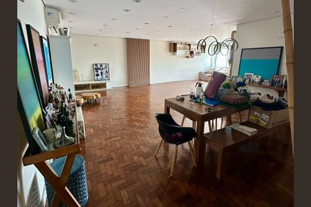 Apartamento à venda com 200m², 3 quartos e 1 vaga Apartamento à venda com 200m², 3 quartos e 1 vagaSala