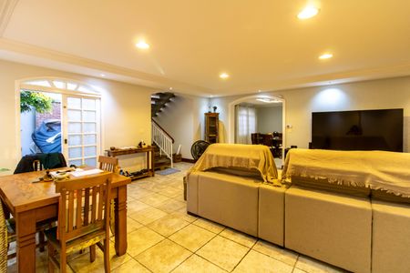 Casa à venda com 308m², 3 quartos e 2 vagas Casa à venda com 308m², 3 quartos e 2 vagasSala