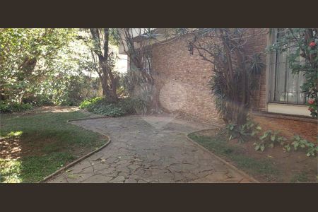 Casa à venda com 490m², 5 quartos e 5 vagas