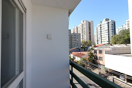 Sacada da Sala de apartamento à venda com 3 quartos, 167m² em Passo D’areia, Porto Alegre