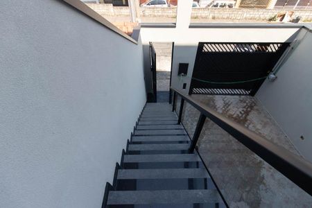 Casa à venda com 359m², 3 quartos e 5 vagasEscada de entrada