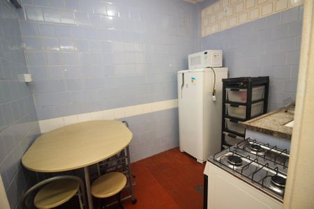 Cozinha de kitnet/studio para alugar com 1 quarto, 25m² em Centro Histórico, Porto Alegre