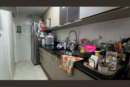 Apartamento à venda com 98m², 2 quartos e 1 vaga Apartamento à venda com 98m², 2 quartos e 1 vagaCozinha e Área de Serviço