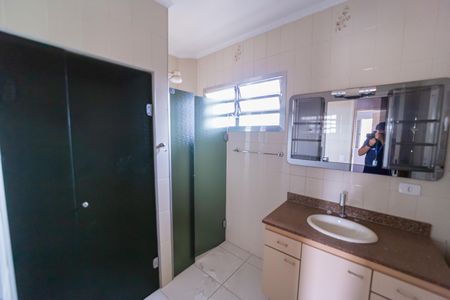 Casa à venda com 130m², 3 quartos e 1 vaga Casa à venda com 130m², 3 quartos e 1 vagaBanheiro
