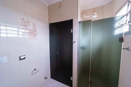 Casa à venda com 130m², 3 quartos e 1 vaga Casa à venda com 130m², 3 quartos e 1 vagaBanheiro