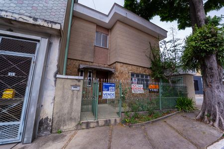 Casa à venda com 130m², 3 quartos e 1 vaga Casa à venda com 130m², 3 quartos e 1 vagaFachada