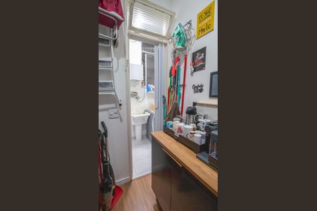 Apartamento à venda com 99m², 3 quartos e 1 vaga Apartamento à venda com 99m², 3 quartos e 1 vagaQuarto de Serviço