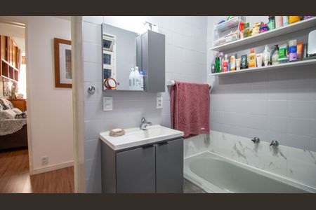 Apartamento à venda com 99m², 3 quartos e 1 vaga Apartamento à venda com 99m², 3 quartos e 1 vagaBanheiro 1