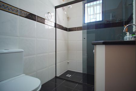 Casa à venda com 329m², 4 quartos e 4 vagasBanheiro Corredor