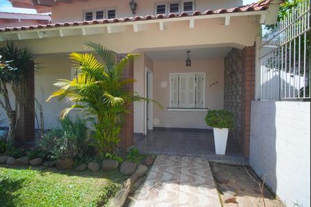Casa à venda com 329m², 4 quartos e 4 vagasEntrada da Casa