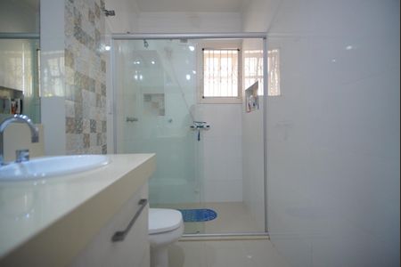 Casa à venda com 329m², 4 quartos e 4 vagasBanheiro da Suíte