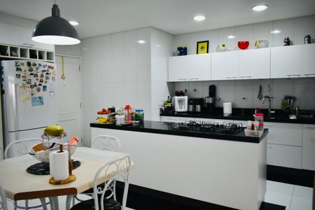 Apartamento para alugar com 149m², 3 quartos e 2 vagas Apartamento para alugar com 149m², 3 quartos e 2 vagasCozinha