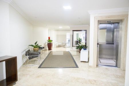 Apartamento para alugar com 149m², 3 quartos e 2 vagas Apartamento para alugar com 149m², 3 quartos e 2 vagasHall de entrada