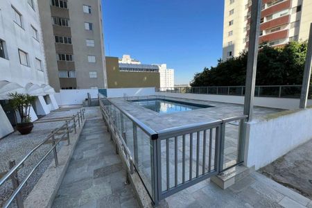 Apartamento para alugar com 149m², 3 quartos e 2 vagas Apartamento para alugar com 149m², 3 quartos e 2 vagasÁrea comum - Piscina