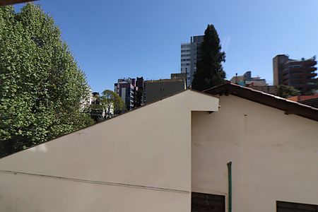 Vista da Sala de apartamento para alugar com 3 quartos, 153m² em Auxiliadora, Porto Alegre