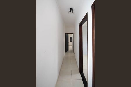 Casa para alugar com 120m², 4 quartos e 2 vagasCorredor