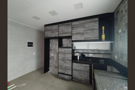 Casa para alugar com 90m², 2 quartos e 2 vagasCozinha