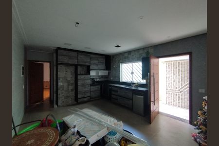 Casa para alugar com 90m², 2 quartos e 2 vagasCozinha