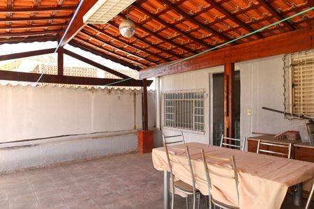 Casa à venda com 110m², 4 quartos e 1 vagaÁrea da Churrasqueira