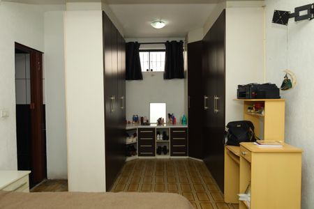 Casa à venda com 110m², 4 quartos e 1 vagaSuíte