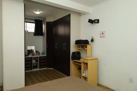 Casa à venda com 110m², 4 quartos e 1 vagaSuíte