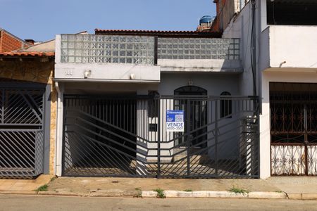 Casa à venda com 110m², 4 quartos e 1 vagaFachada
