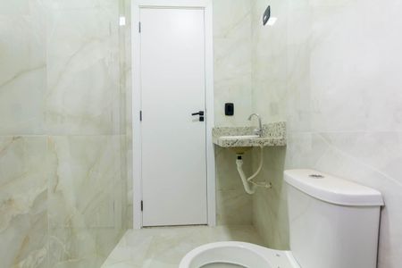 Casa à venda com 122m², 3 quartos e 2 vagas Casa à venda com 122m², 3 quartos e 2 vagasBanheiro Suíte