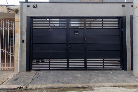 Casa à venda com 122m², 3 quartos e 2 vagas Casa à venda com 122m², 3 quartos e 2 vagasFachada