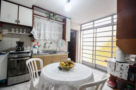 Casa à venda com 113m², 3 quartos e 2 vagasCozinha