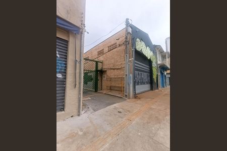 Casa à venda com 113m², 3 quartos e 2 vagasFachada