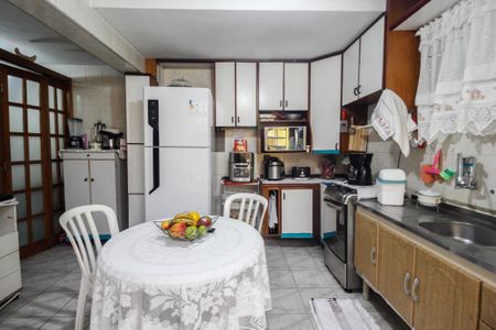 Casa à venda com 113m², 3 quartos e 2 vagasCozinha