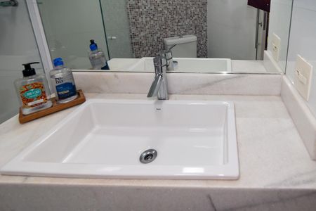 Apartamento à venda com 63m², 2 quartos e 1 vaga Apartamento à venda com 63m², 2 quartos e 1 vagaBanheiro Social