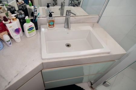 Apartamento à venda com 63m², 2 quartos e 1 vaga Apartamento à venda com 63m², 2 quartos e 1 vagaBanheiro da Suíte