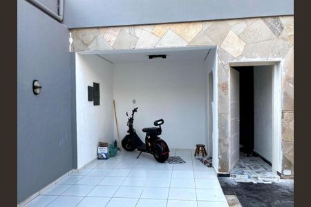 Casa à venda com 4 quartos, 300m² em Vila Nair, São Paulo