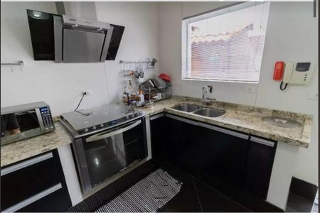 Casa à venda com 4 quartos, 300m² em Vila Nair, São Paulo