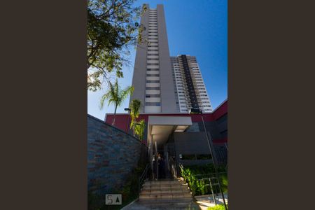 Apartamento para alugar com 65m², 2 quartos e 1 vaga Apartamento para alugar com 65m², 2 quartos e 1 vagaFachada