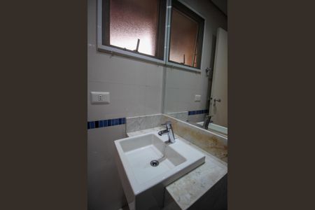 Apartamento à venda com 420m², 4 quartos e 4 vagasBanheiro da Suíte 2