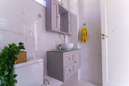 Apartamento à venda com 60m², 2 quartos e sem vaga Apartamento à venda com 60m², 2 quartos e sem vagaBanheiro