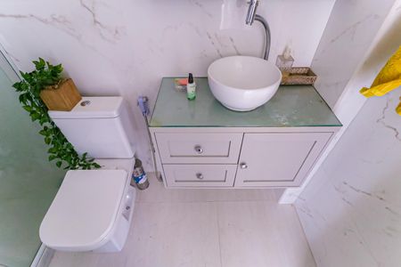 Apartamento à venda com 60m², 2 quartos e sem vaga Apartamento à venda com 60m², 2 quartos e sem vagaBanheiro