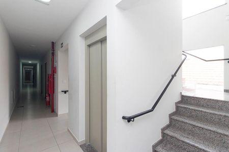 Apartamento à venda com 58m², 2 quartos e sem vaga Apartamento à venda com 58m², 2 quartos e sem vagaElevador